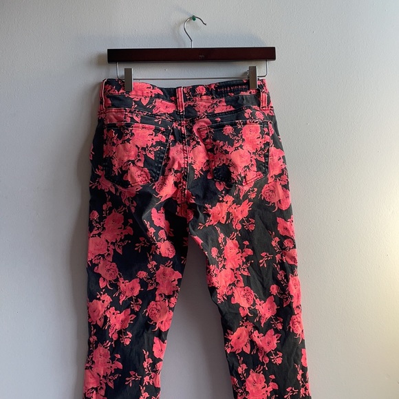 Pink Floral Rock & Republic Pants Size 6 - Picture 6 of 10